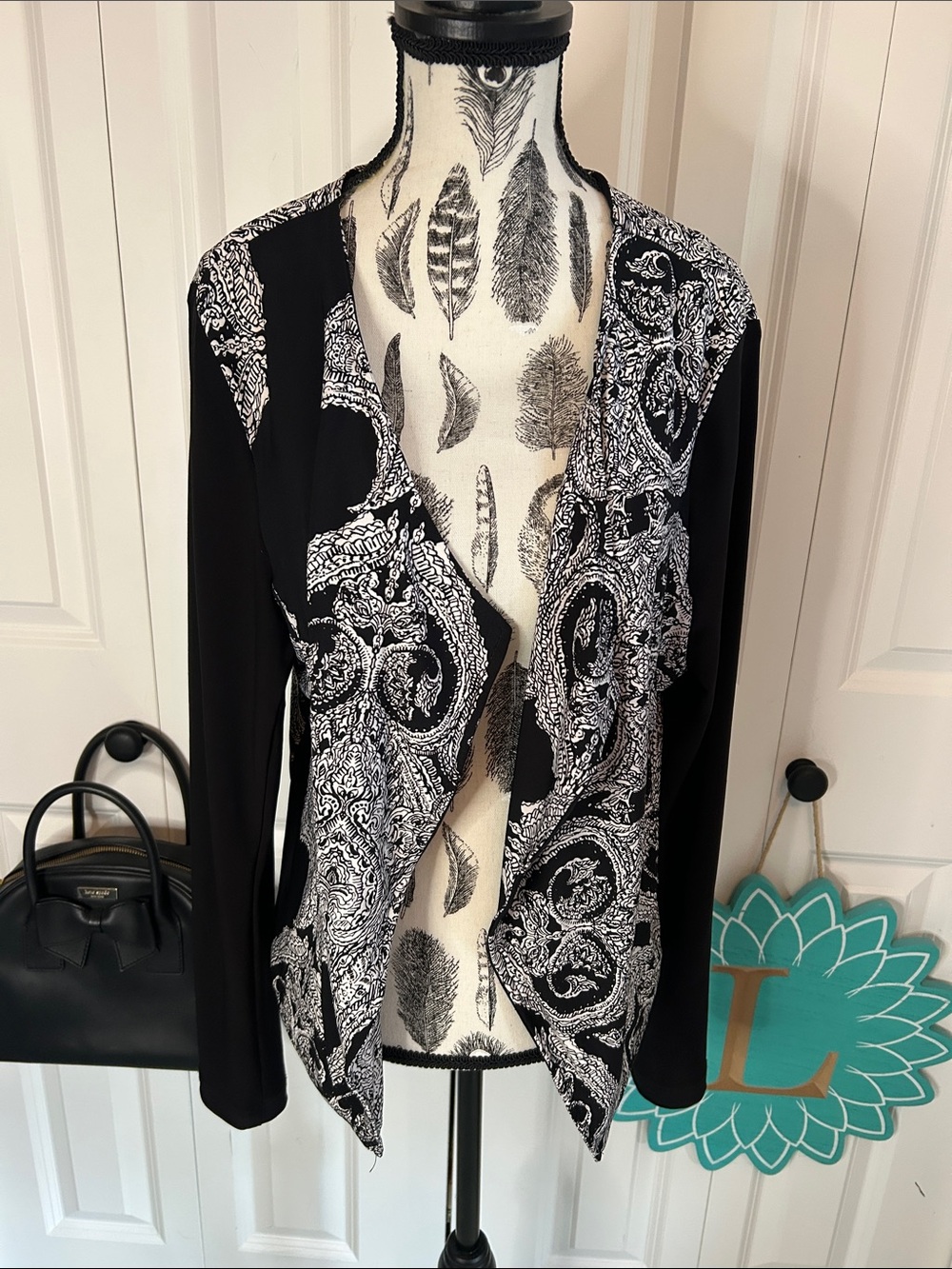 TRISISTO Femme Black & White Paisley Open Front Cardigan Top Size 12